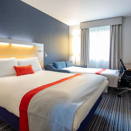 Holiday Inn Express Dunfermline By Ihg Exterior foto