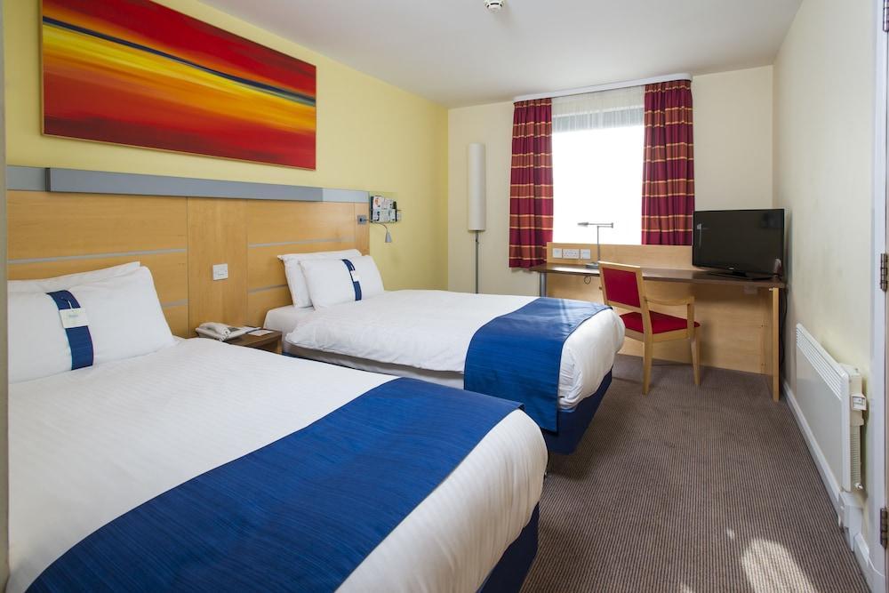 Holiday Inn Express Dunfermline By Ihg Exterior foto