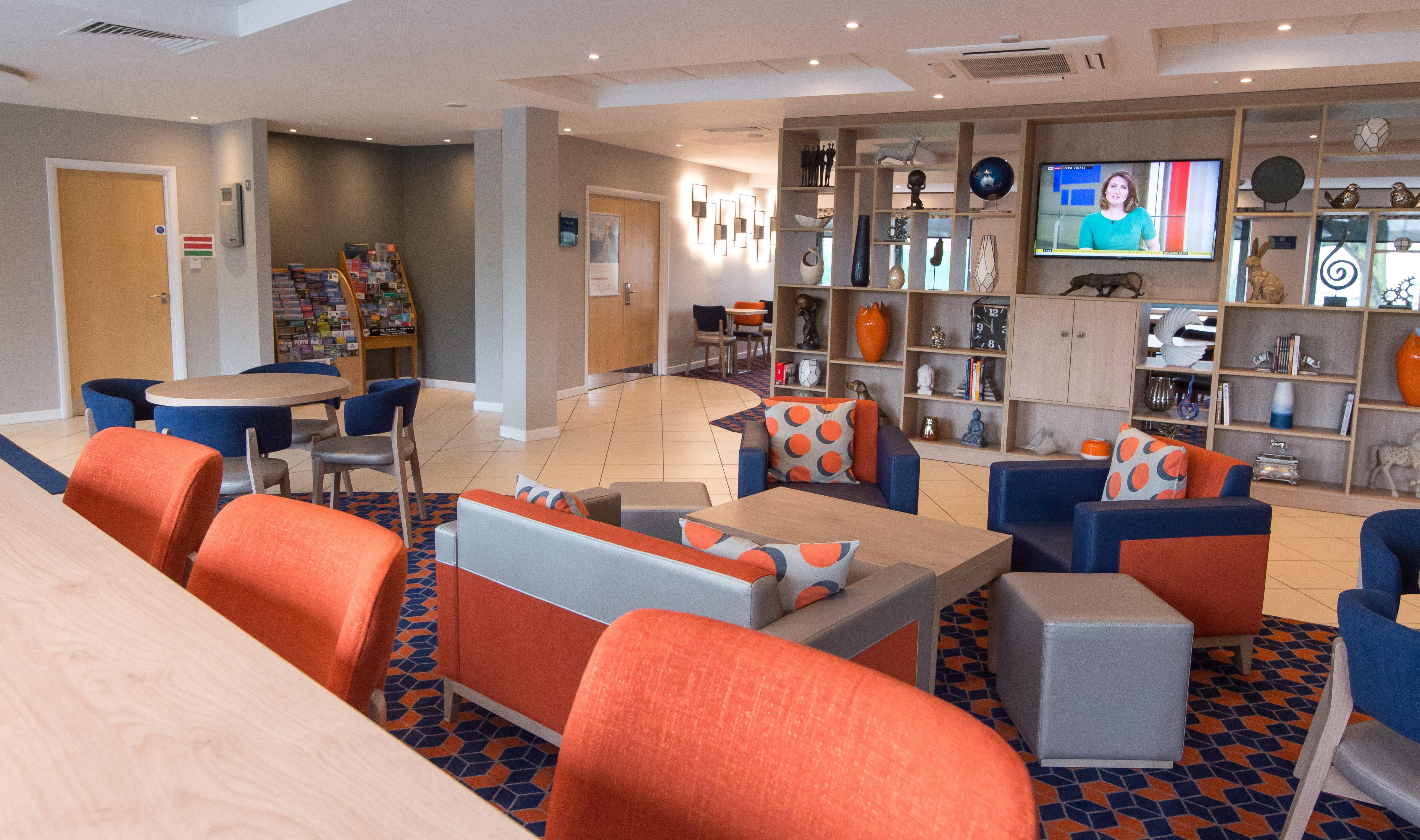 Holiday Inn Express Dunfermline By Ihg Exterior foto