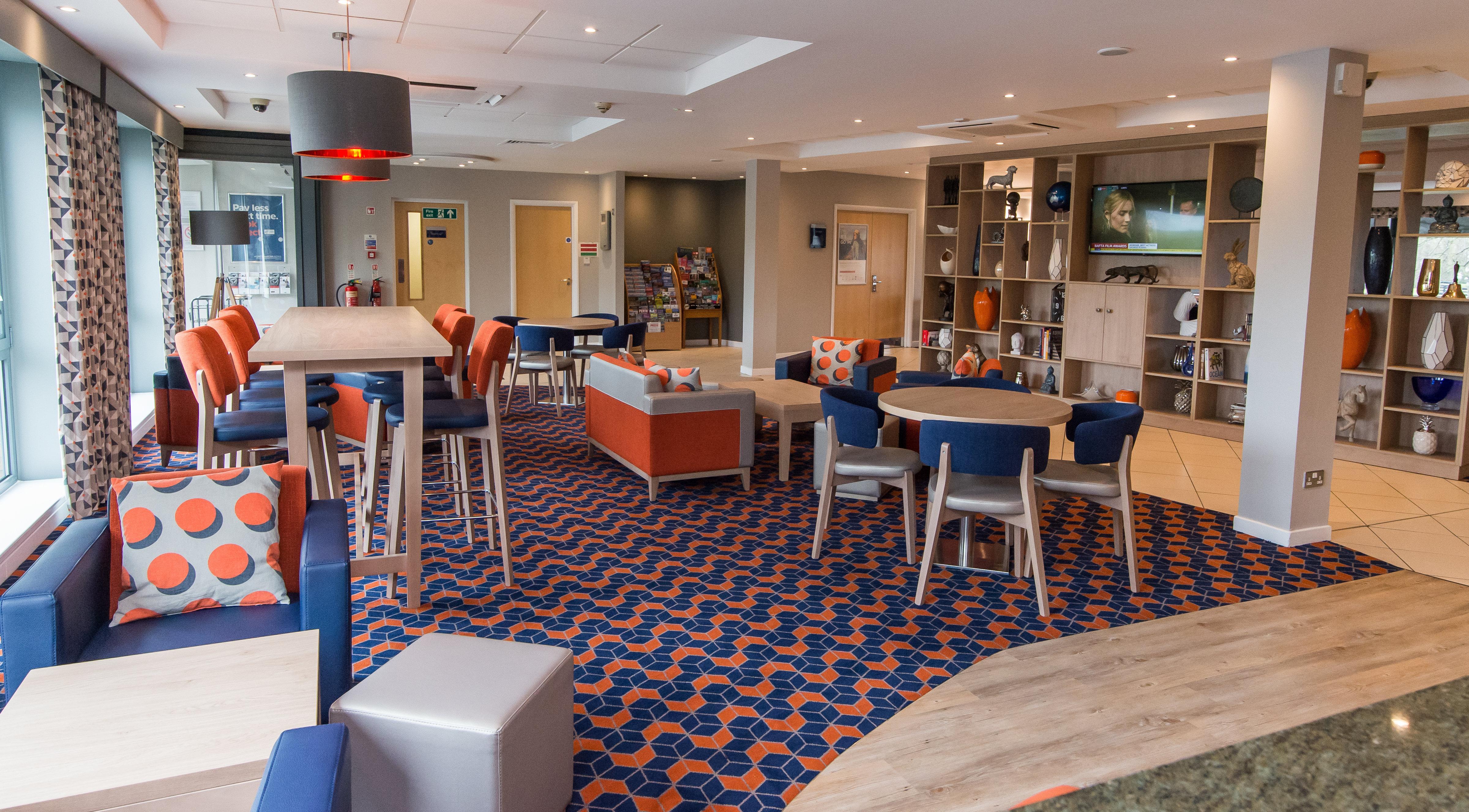 Holiday Inn Express Dunfermline By Ihg Exterior foto