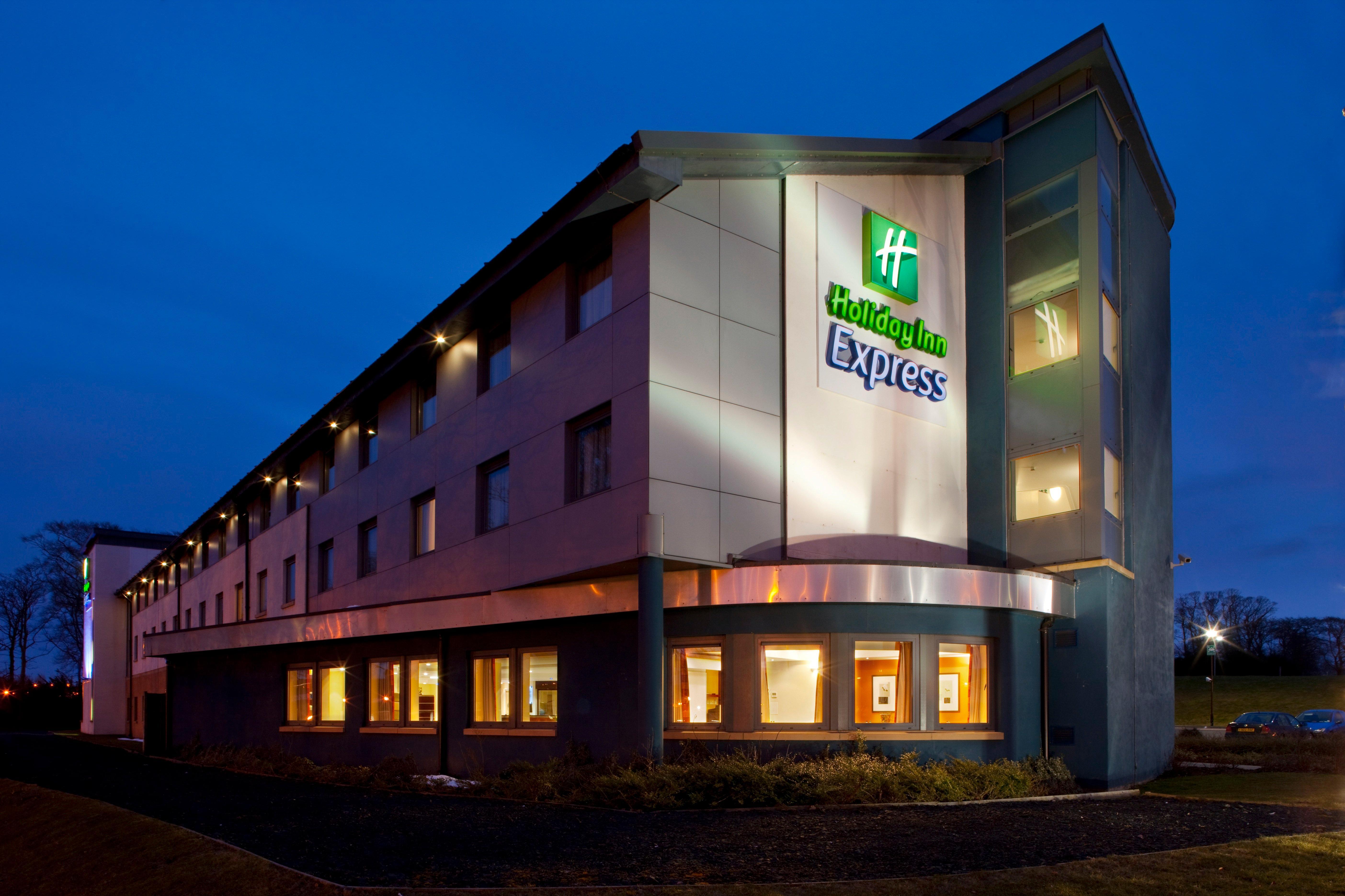 Holiday Inn Express Dunfermline By Ihg Exterior foto