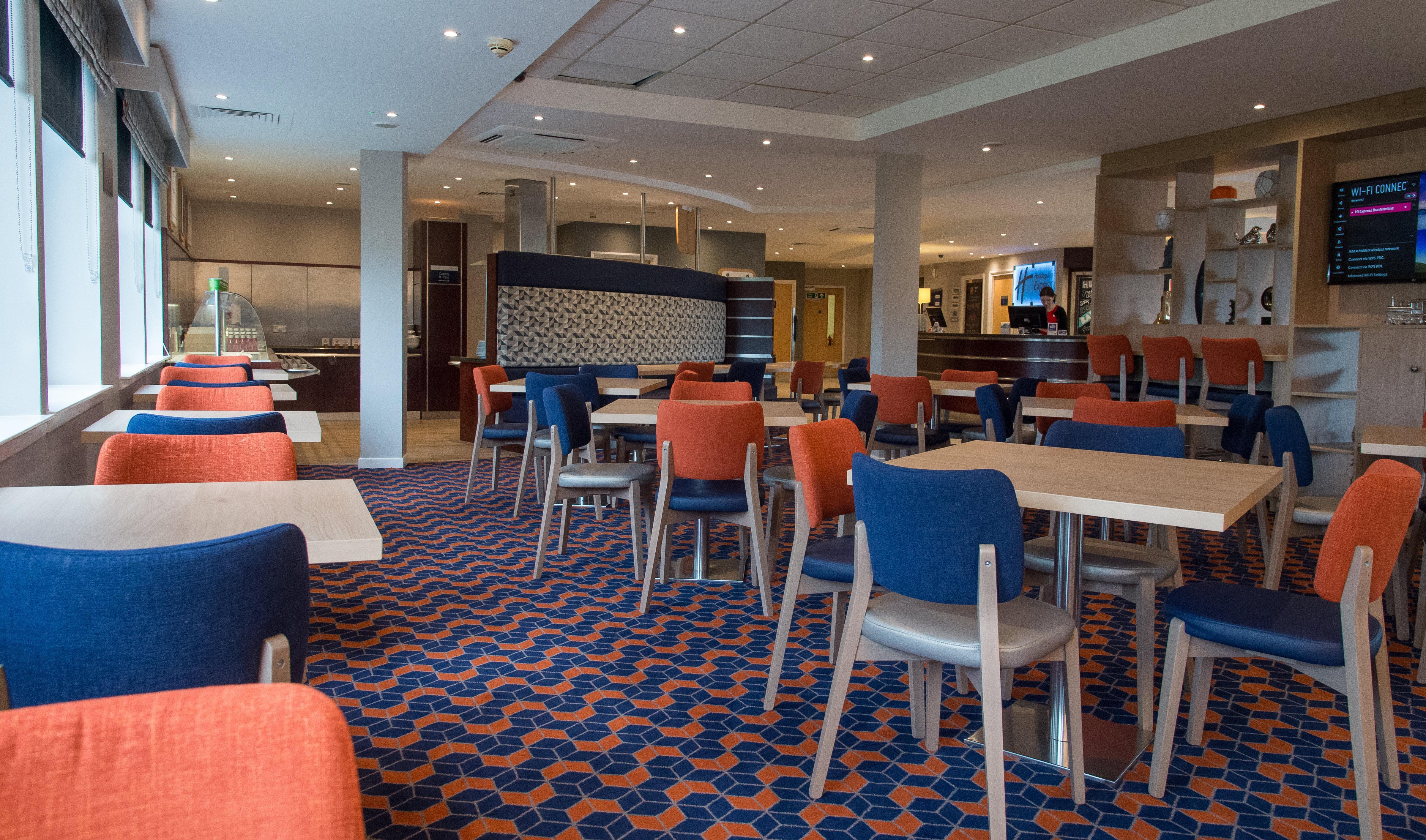Holiday Inn Express Dunfermline By Ihg Exterior foto