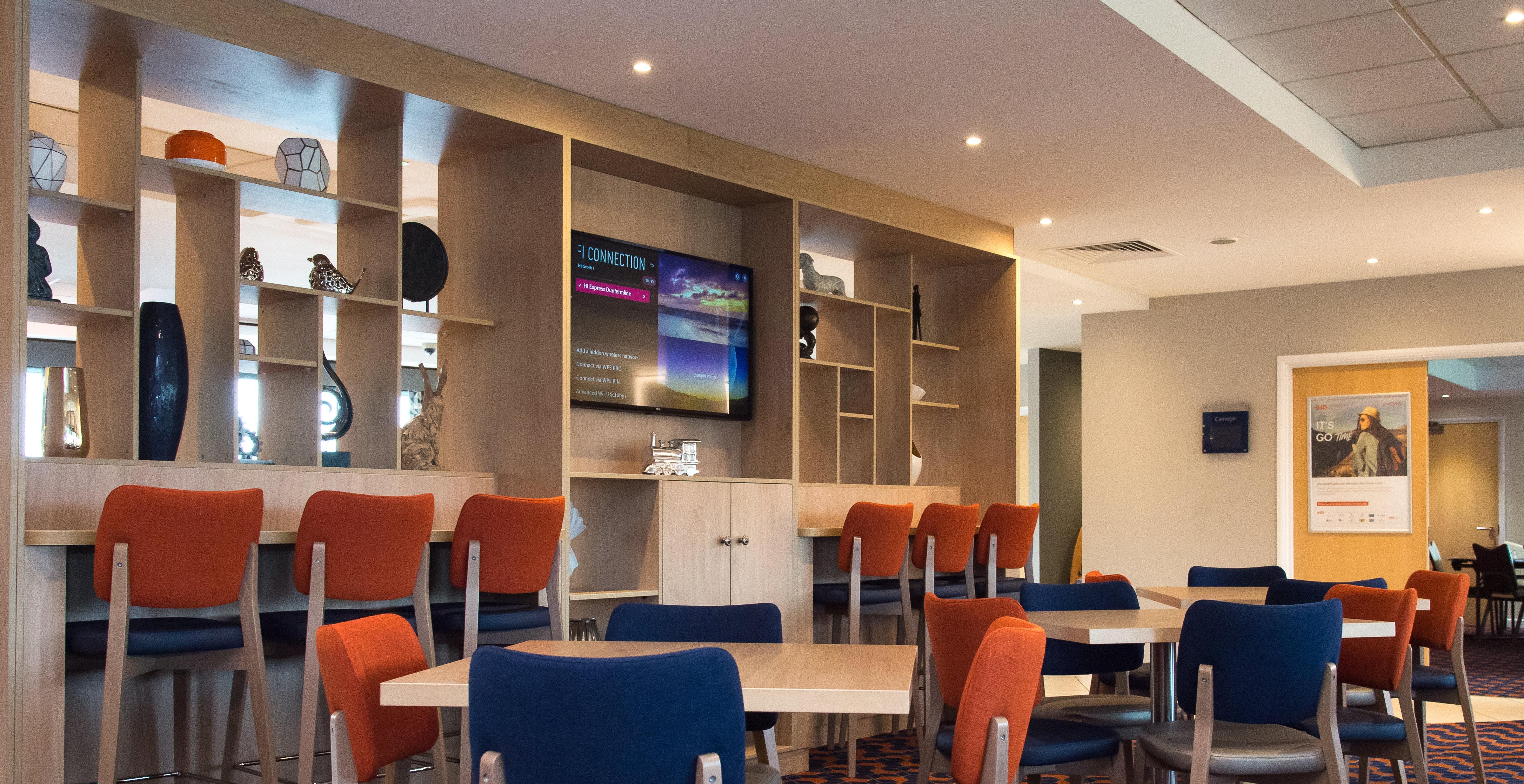 Holiday Inn Express Dunfermline By Ihg Exterior foto